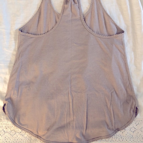 Grey Lululemon tank - Picture 5 of 5